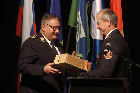 SVEČANA SEJA  GASILSKE ZVEZE CERKNICA 71 FOTO LJUBO VUKELIČ